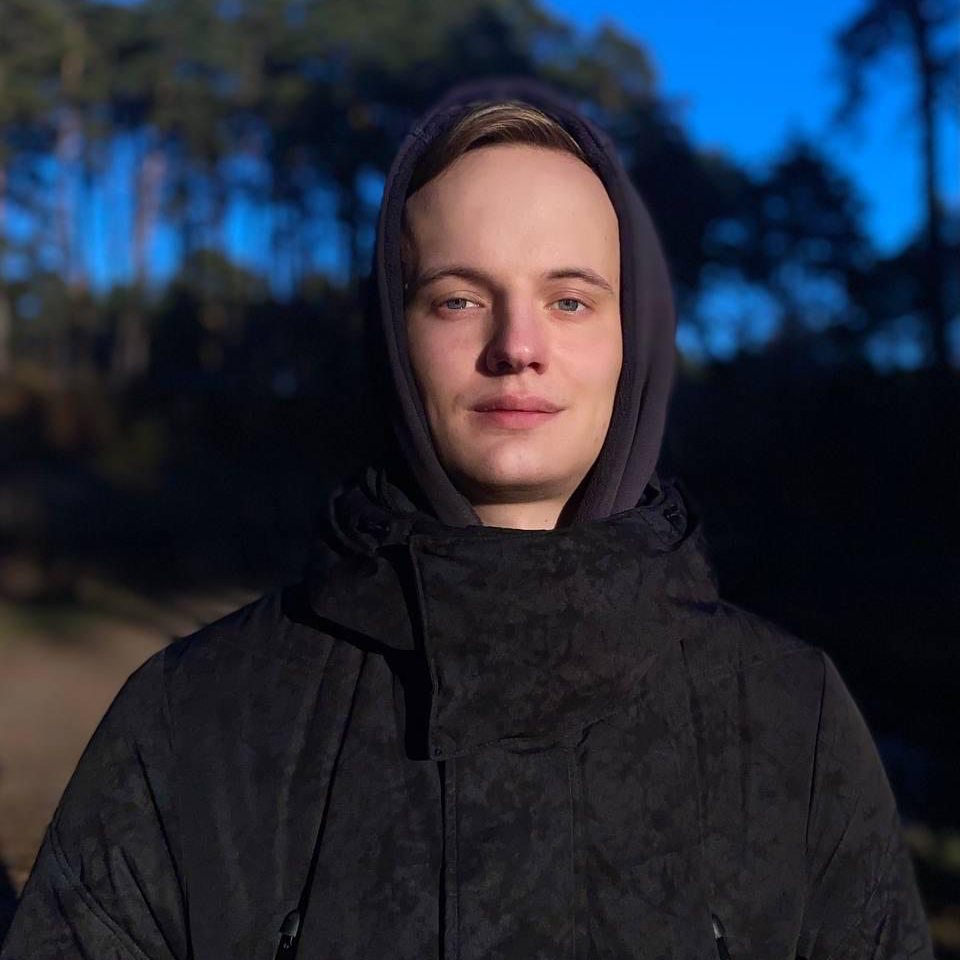 Антон Белозёров