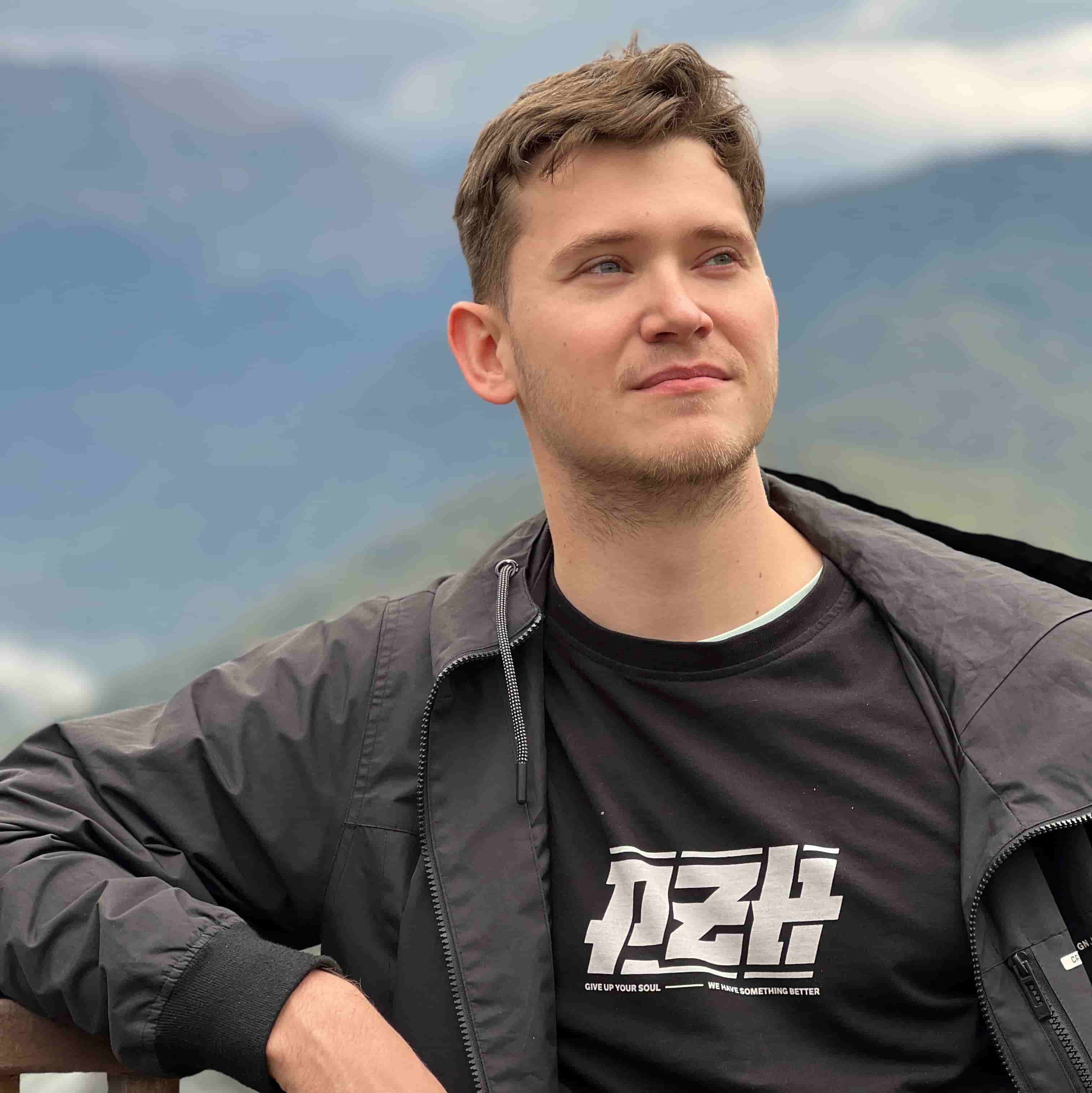 Кирилл Школа